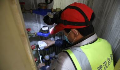 為獨居老人安裝智能水表，卓正免費提供方案